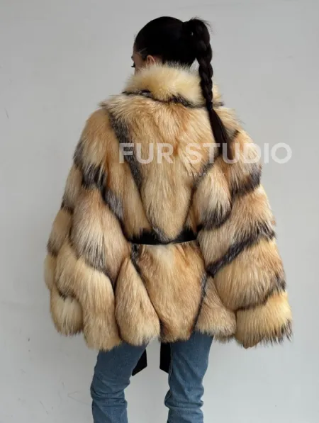 Шуба из меха лисы «Golden fox» - летучая мышь - фото 4