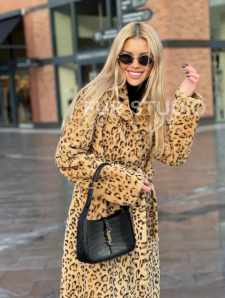 Пальто-шуба из натуральной шерсти под леопард - фото 1