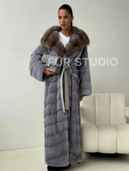 Голубая норковая шуба с капюшоном куницы - фото 7