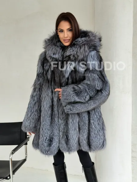 Шуба из натурального меха чернобурки с капюшоном - фото 9
