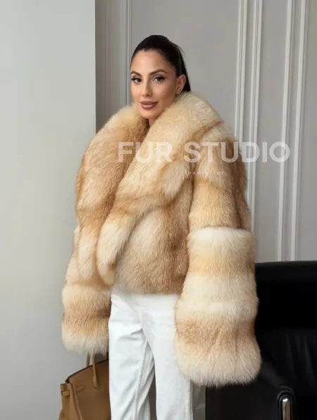 Полушубок-кроп с шалевым воротником из меха песца - фото 9