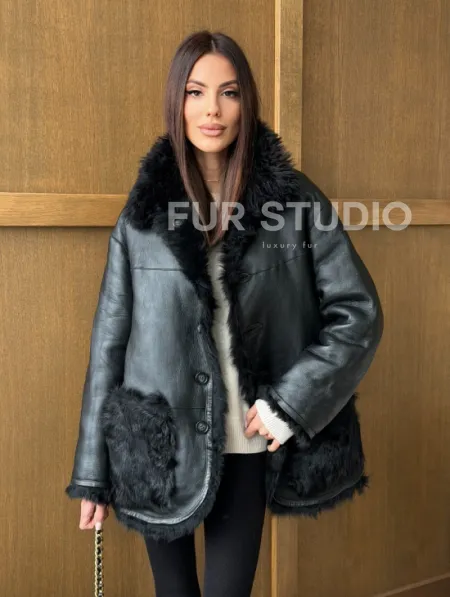 Черная двухсторонняя дубленка из меха тиградо - фото 0