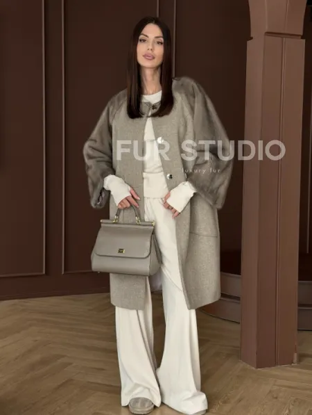 Женское пальто с меховыми рукавами из норки - фото 9