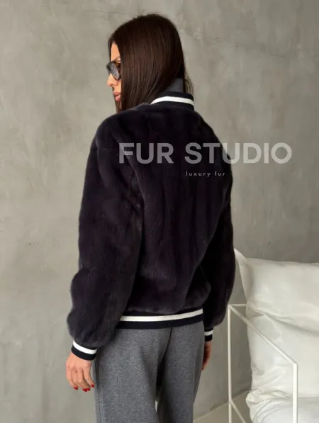 Бомбер из меха норки в цвете графит - фото 6