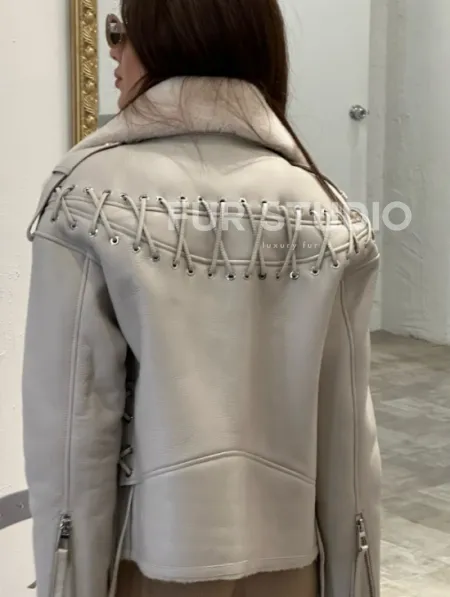 Дубленка-авиатор из натуральной овчины со шнуровкой - фото 2