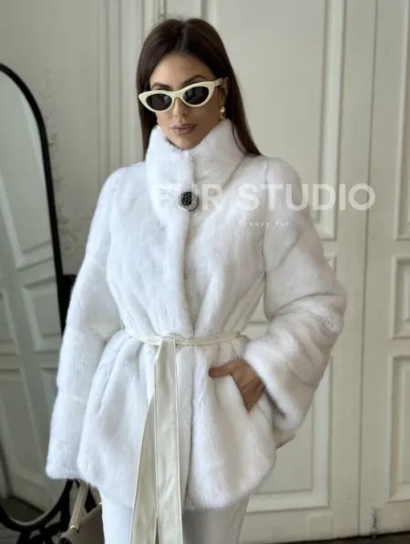 Белая шуба из меха норки (крестовка) стойка воротник - фото 0