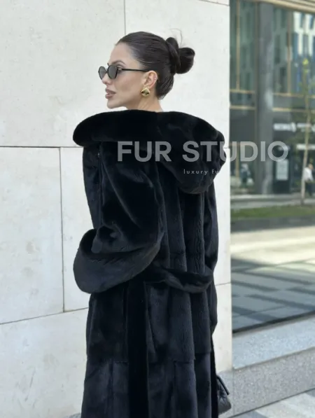 Шуба норка BLACKGLAMA с капюшоном - фото 3