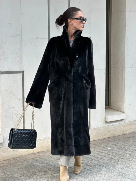 Черная шуба пальто из меха норки Saga furs - фото 0
