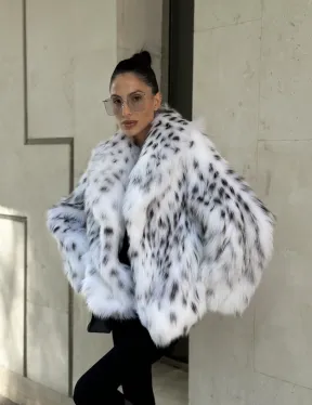 Шуба из меха лисы под рысь - цвет белый, PREMIUM COLLECTION - фото 2