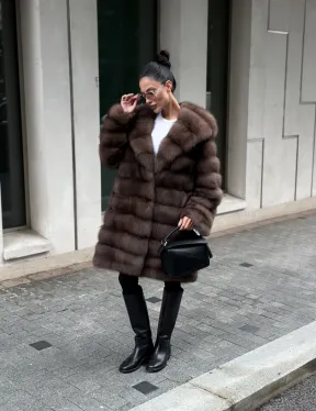 Шуба из меха куницы с капюшоном цвет трюфель - фото 11