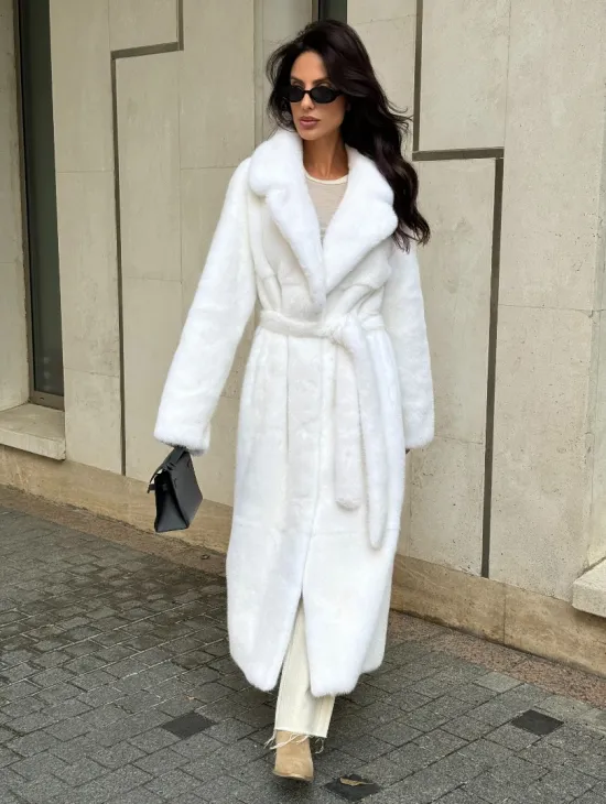 Белая норковая шуба мех SAGA  - английский воротник - фото 8