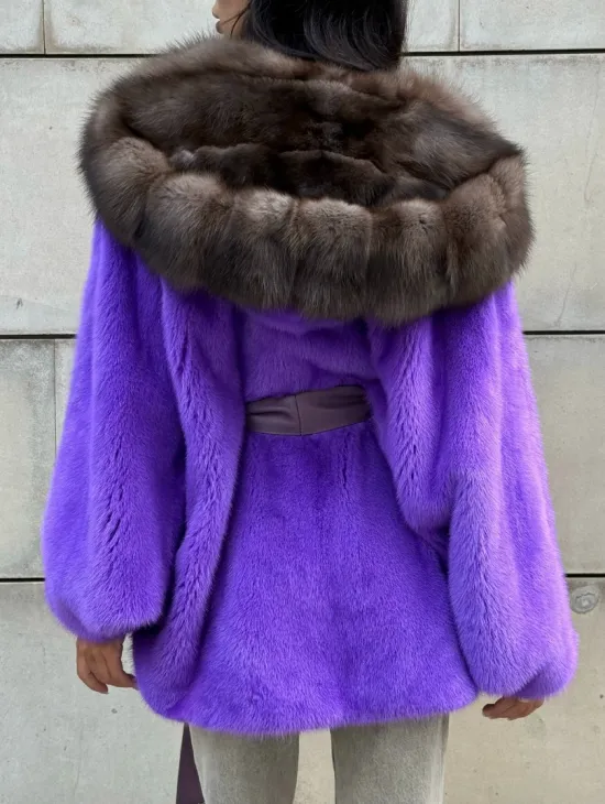 Шуба из норки Violet с капюшоном из меха куницы - фото 5