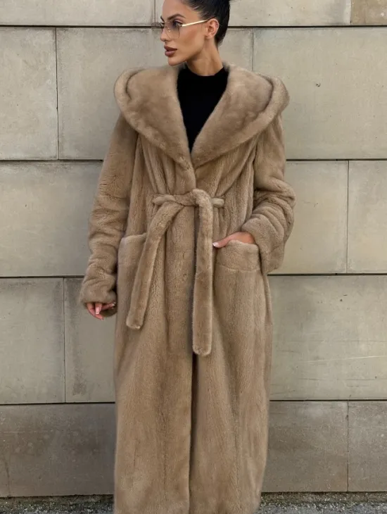 Шуба из скандинавской норки с капюшоном, цельный мех - фото 5