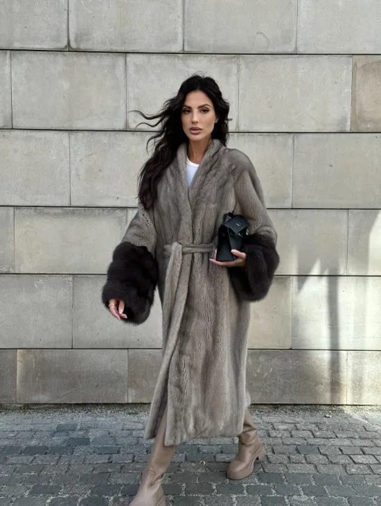 Шуба кимоно из меха норки Vintage Grey рукава с отделкой из куницы - фото 0