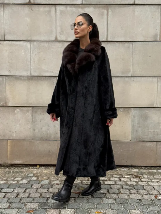 Манто New Elegance из норки Saga Furs с воротником из меха соболя - фото 9