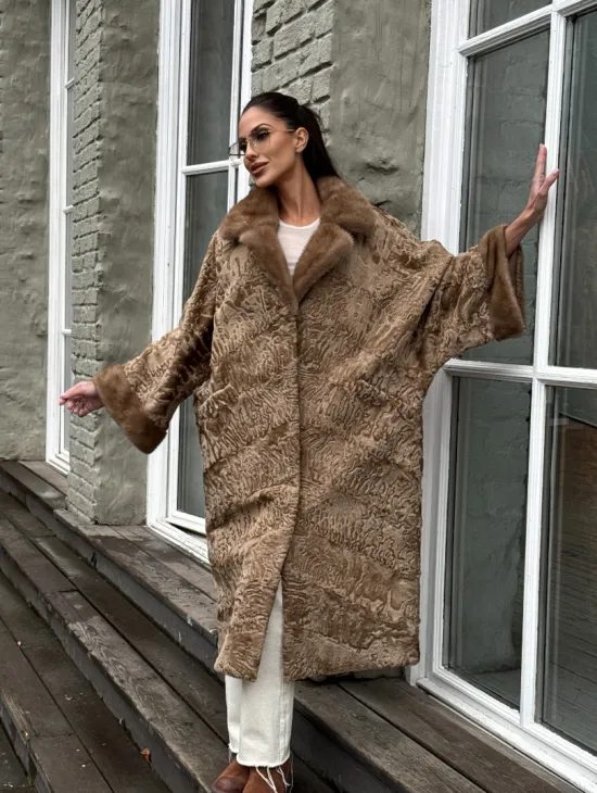 Женская шуба из меха каракуля GOLD кимоно паркет английский воротник - фото 11