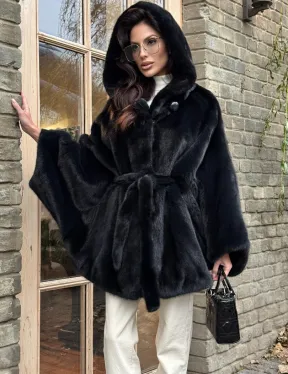 Меховое пончо из скандинавской норки с капюшоном - черный изумруд - фото 0