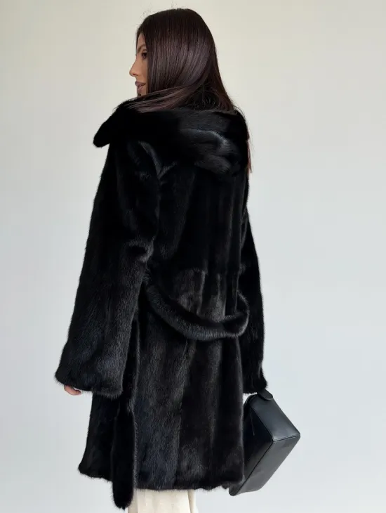 Норковая шуба с капюшоном и меховым поясом в цвете Black - фото 5