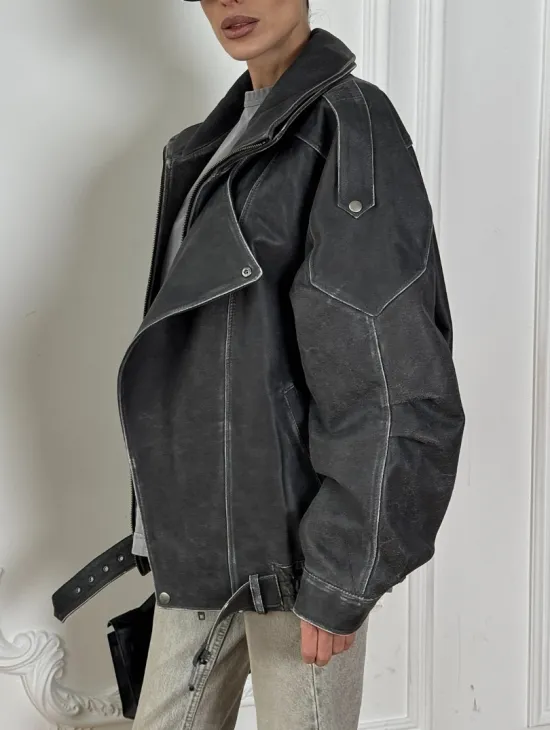 Кожаный женский бомбер Vintage grey с двойным воротником и затертыми швами - фото 3