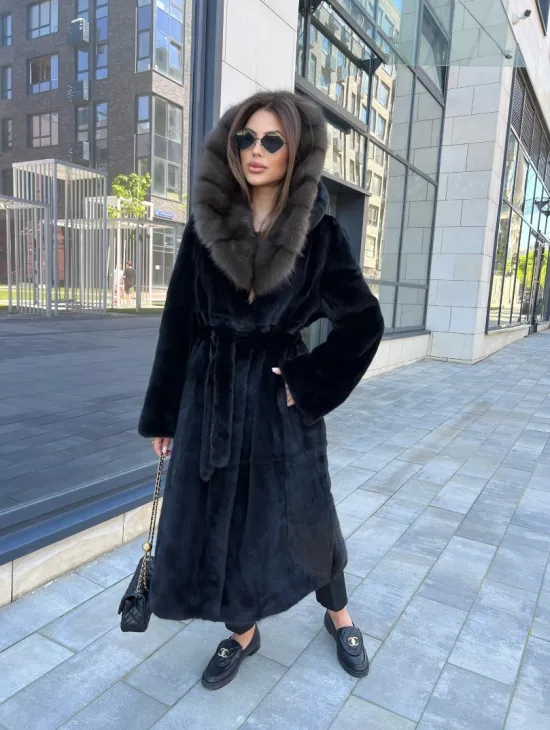 Норковая шуба с капюшоном из куницы -  BlackGlama - фото 2