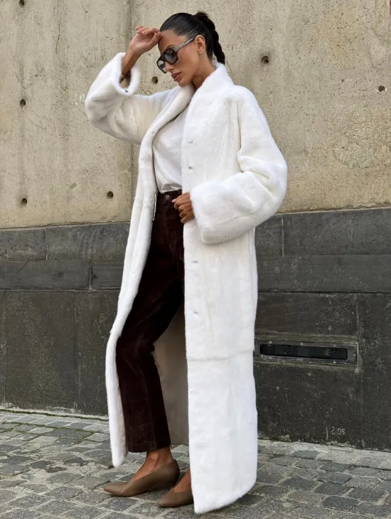 Классический стиль, белая норковая шуба - мех SAGA - фото 9