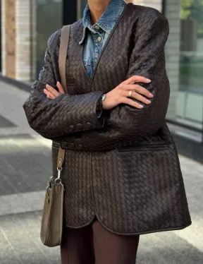 Стильный пиджак из натуральной плетеной кожи - фото 3