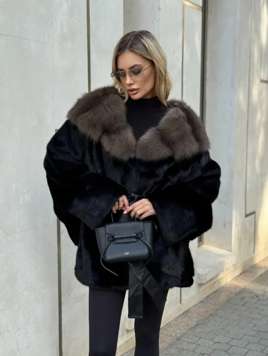 Черная норковая шуба летучая мышь с капюшоном из куницы - фото 11