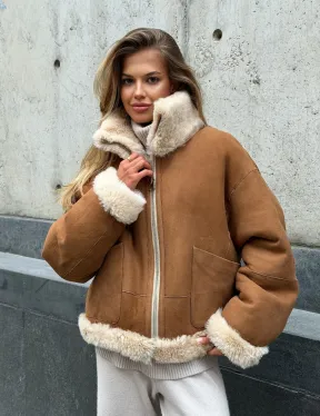 Двухсторонняя короткая дубленка из овчины - фото 15