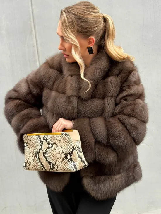 Меховой жакет из куницы - фото 9