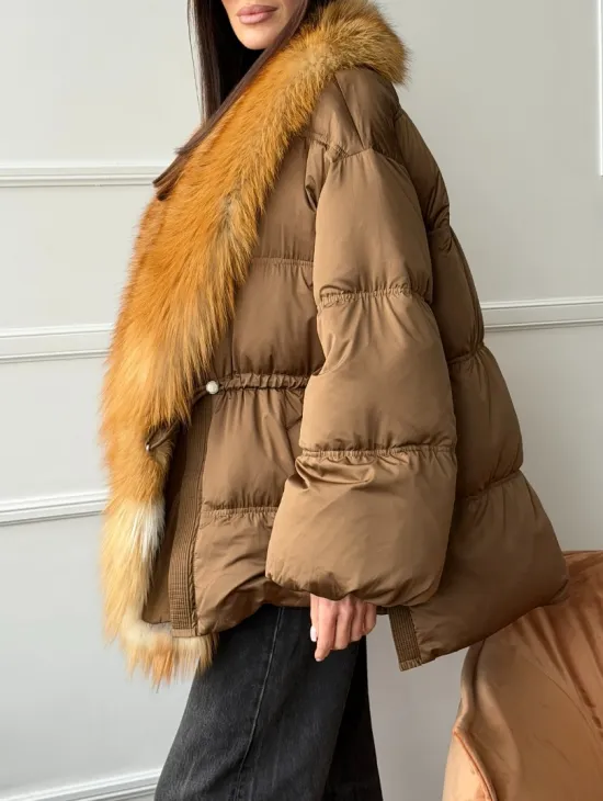 Женский пуховик оверсайз с мехом лисы - фото 3