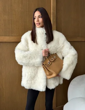 Светлая женская двухсторонняя дубленка - фото 14