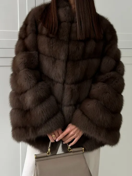 Женская шуба из меха куницы - фото 2