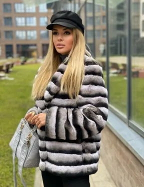 Укороченная шиншилловая шуба из меха орилага - фото 1