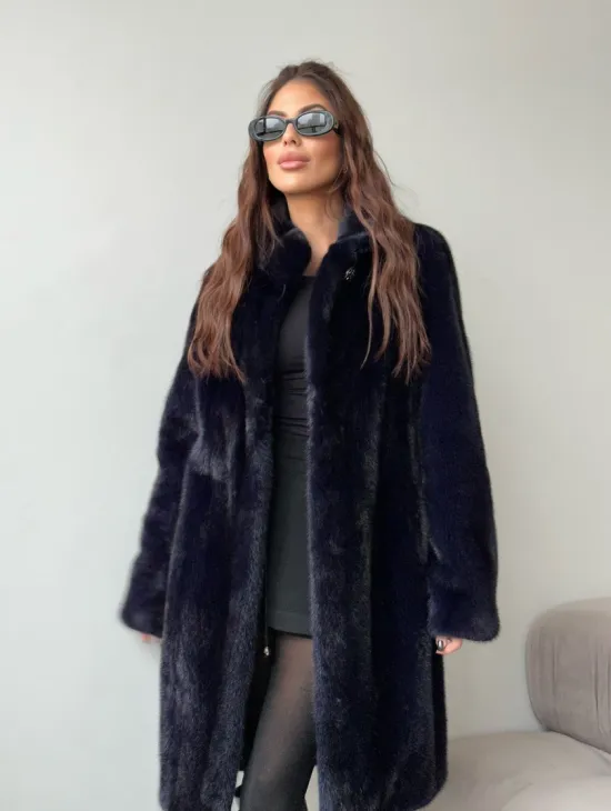 Шуба из аукционной норки стойка воротник  - цвет инфинити - фото 1