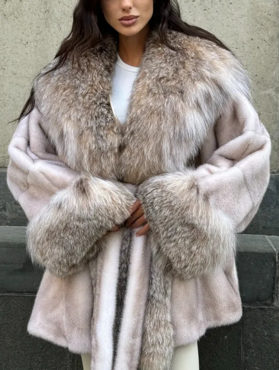 Плюшевая норковая шуба с капюшоном из меха канадской рыси - цвет натуральный нюд - фото 4